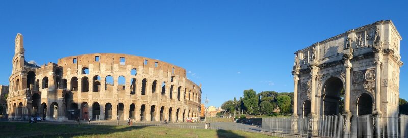Colosseum met poort Rome