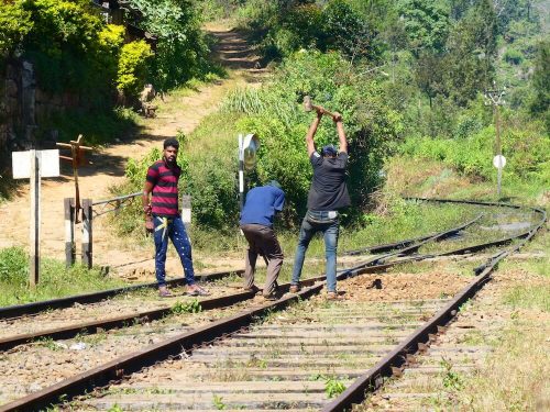 Werk aan het spoor Sri Lanka