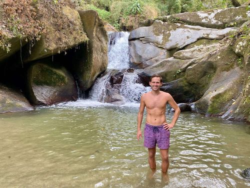 Gieljan bij Oido del Mundo waterval Minca