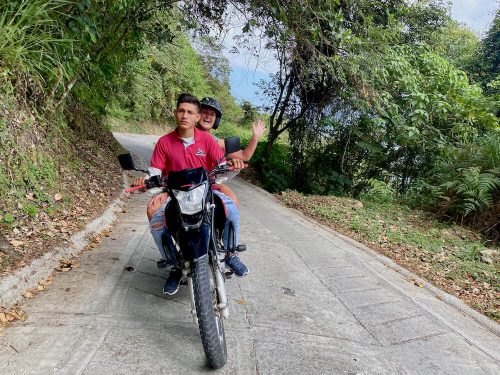 Motortaxi van Minca naar Los Pinos